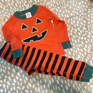 Hanna Andersson jack-o-lantern pumpkin Halloween pajamas fall 3